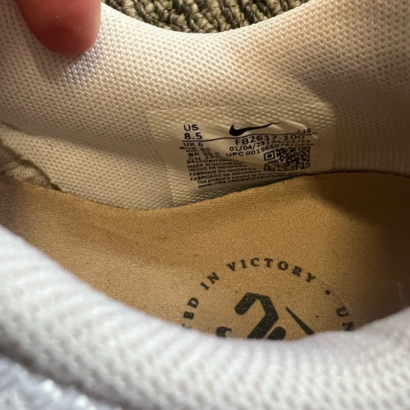 Nike Air Max White and Tan Sneakers Size 8.5 - Picture 5 of 5